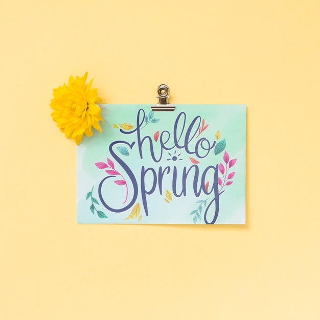 Free Flat Lay Spring Mockup With Greeting Card Psd