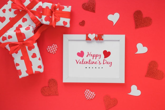 Free Frame Mockup With Composition Of Valentine Objects Psd