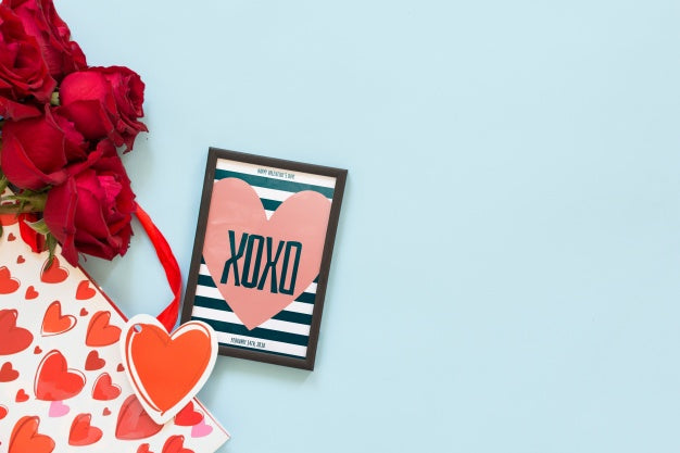 Free Frame Mockup With Roses For Valentines Day Psd