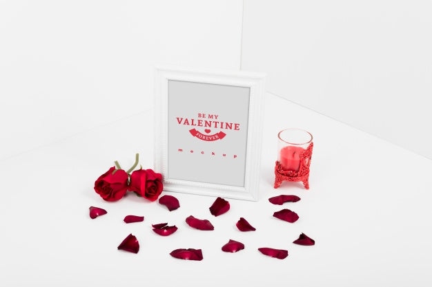 Free Frame Mockup With Valentine Concept Psd