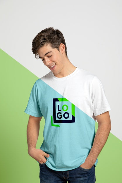 Free Front View Of Man Posing While Wearing T-Shirt Psd