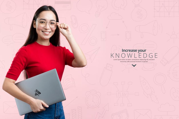 Free Front View Woman Holding A Mock-Up Ad For It Courses Psd