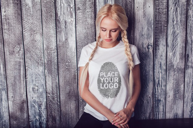 Free Girl T-Shirt Mock-Up Psd