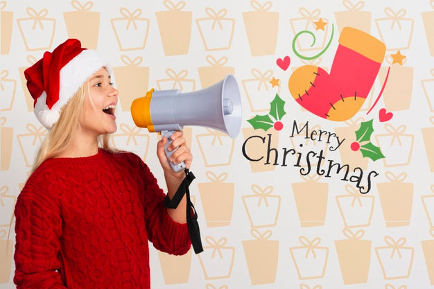 Free Girl With Santa Hat Using Megaphone Psd