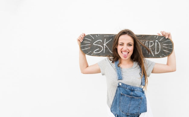 Free Girl With Skateboard Mockup Psd