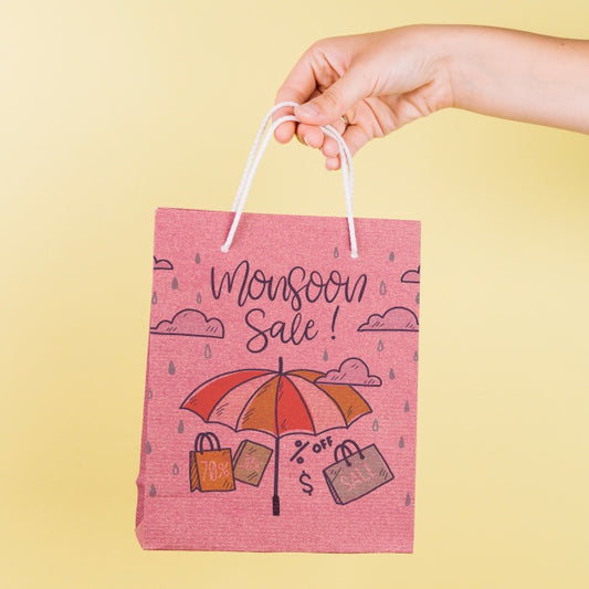 Free Hand Holding Shopping Bag Mockup Psd