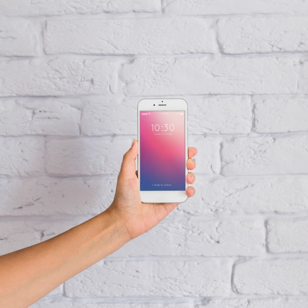 Free Hand Holding Smartphone Mockup Psd