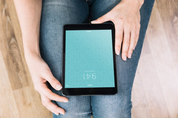 Free Hands Holding Tablet Mockup Psd