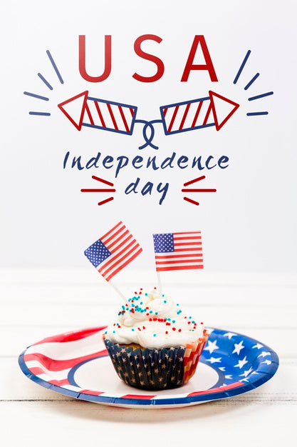 Free Independence Day Mockup With Cupcake Psd