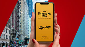 Free Iphone Xs Max In Female Hand Mockup Psd