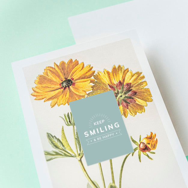 Free Keep Smiling Greeting Card Mockup Psd