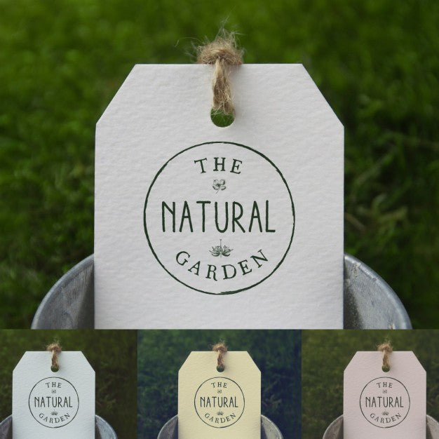 Free Label Realistic Presentation Psd