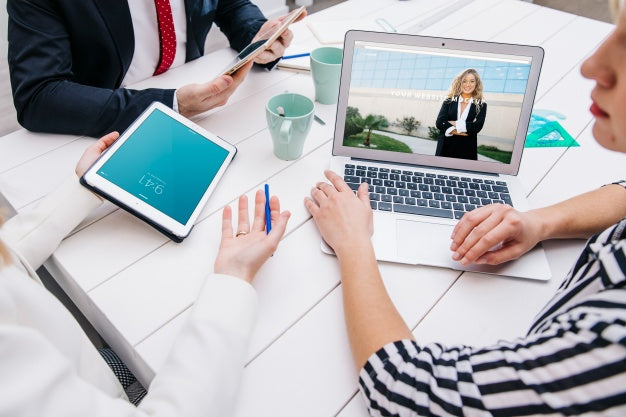 Free Laptop Mockup On Office Desk Psd