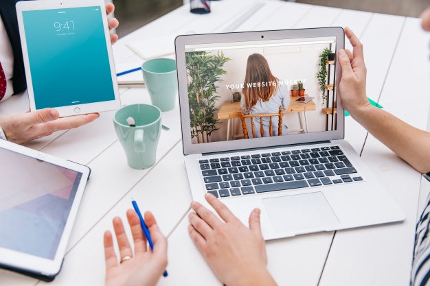 Free Laptop Mockup On Office Desk Psd