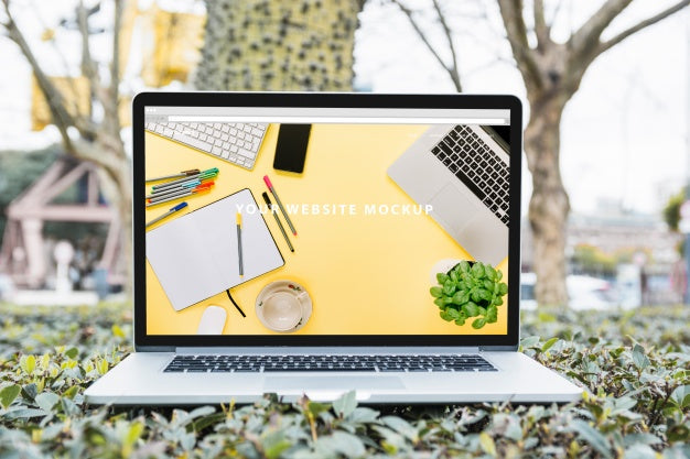 Free Laptop Mockup Outdoors Psd