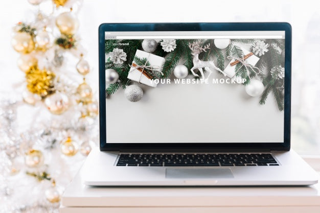 Free Laptop Mockup With Christmas Concept Psd