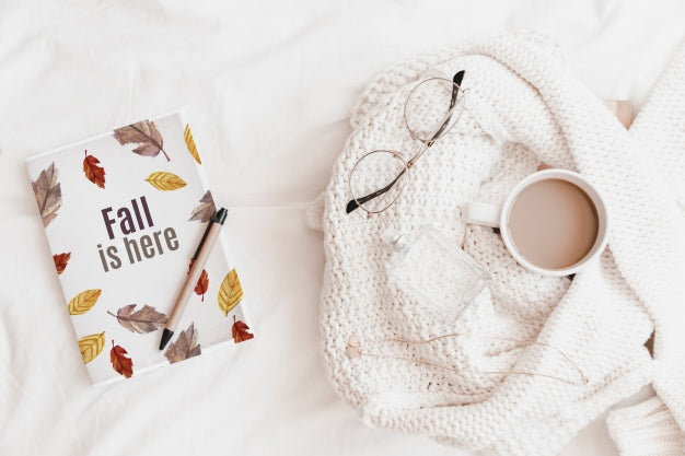 Free Literature And Autumn Mockup Psd