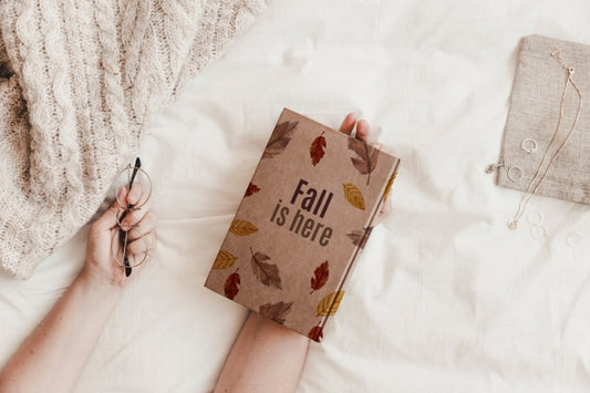 Free Literature And Autumn Mockup Psd