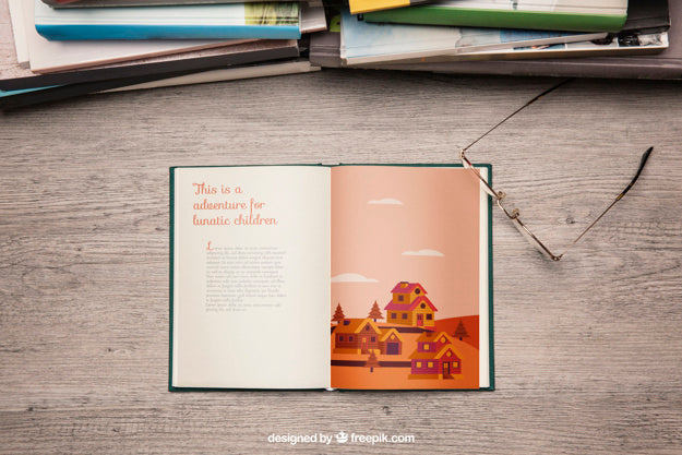 Free Literature Mockup With Glasses Psd