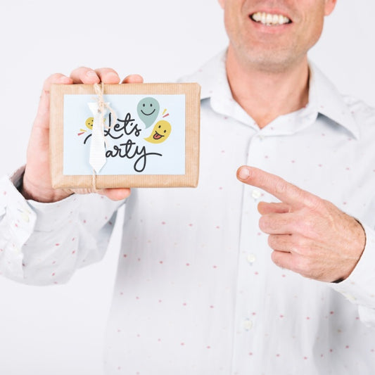 Free Man Holding Present Box Psd