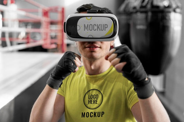 Free Man Using Virtual Reality Goggles At Boxing Training Psd