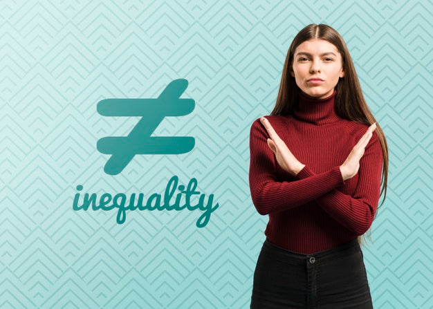 Free Medium Shot Woman With Inequality Symbol Psd