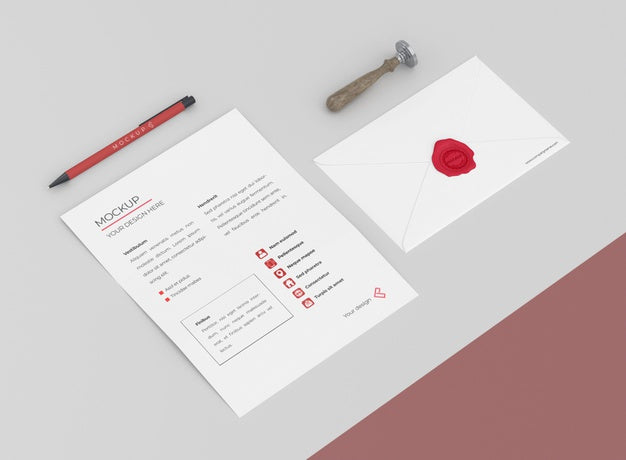 Free Minimal Mock-Up Stationery Arrangement Psd