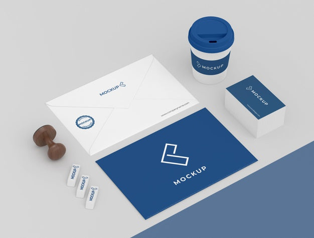 Free Minimal Mock-Up Stationery Composition Psd