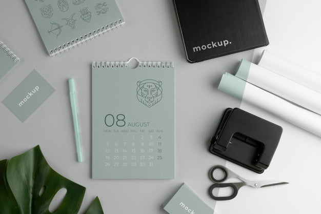 Free Minimalist Mock-Up Calendar Arrangement Psd