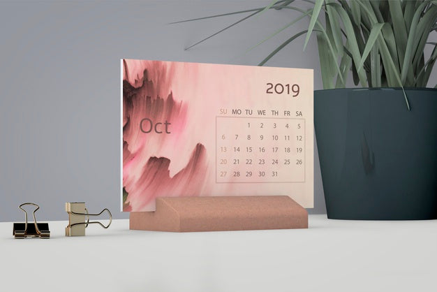 Free Mock Up Of Watercolor Calendar Psd