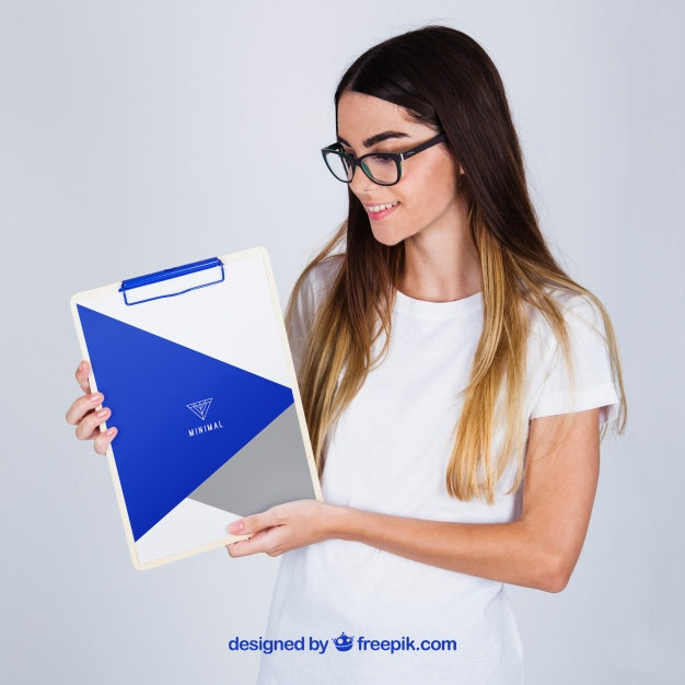 Free Mockup Concept Of Woman Holding Clipboard Psd