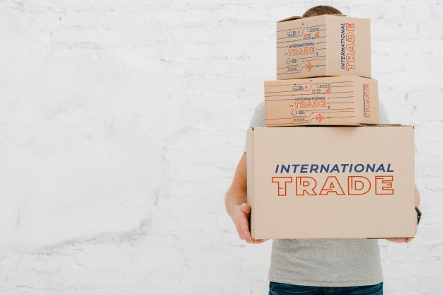 Free Mockup Of Man With Cardboard Boxes Psd