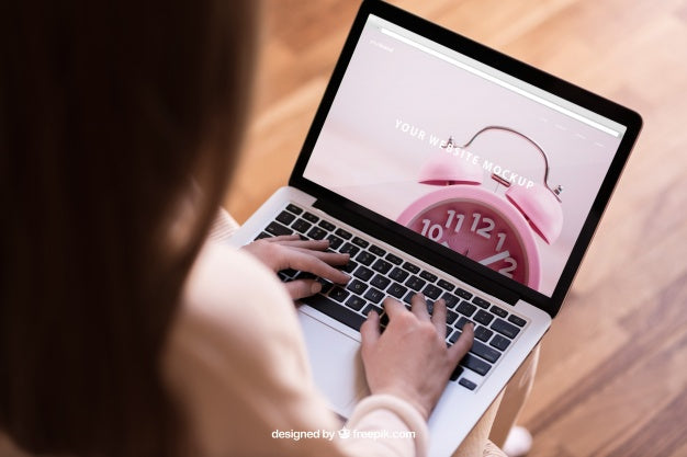 Free Modern Woman Working On Laptop Psd