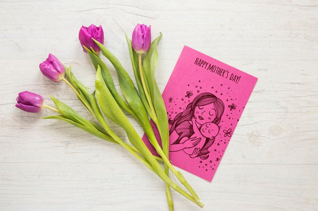 Free Mothers Day Card Mockup With Flowers Psd