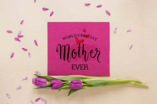 Free Mothers Day Card Mockup With Flowers Psd