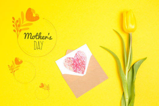 Free Mothers Day Card Mockup With Flowers Psd