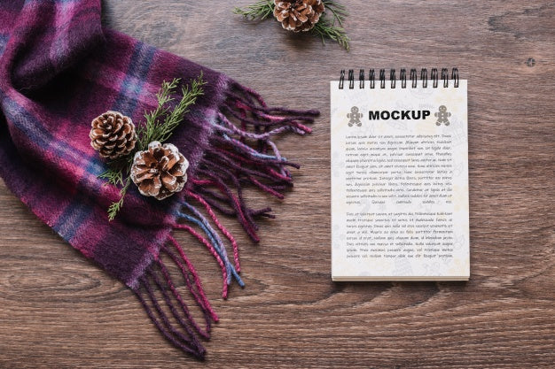 Free Notepad Mockup With Christmas Concept Psd