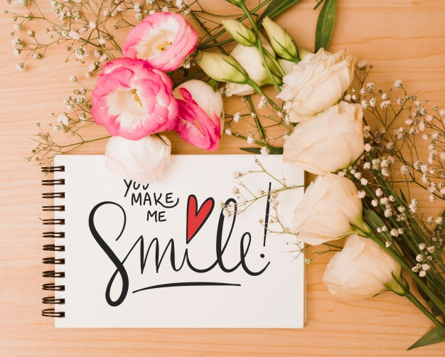 Free Notepad Mockup With Floral Decoration Psd