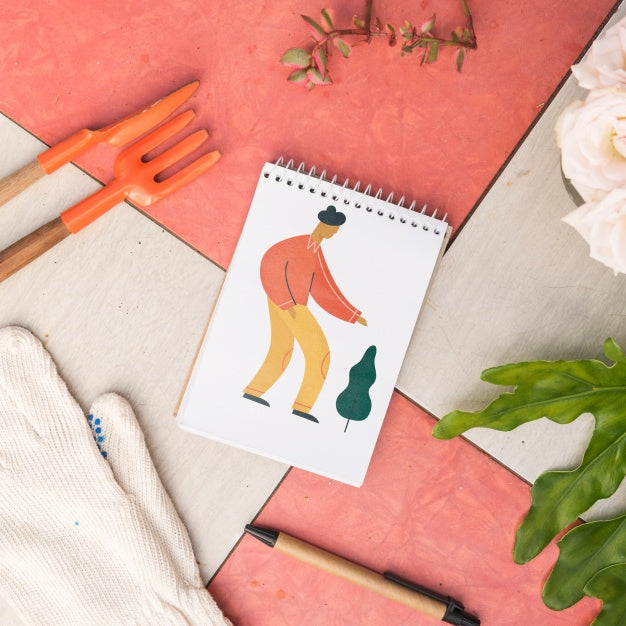 Free Notepad Mockup With Gardening Concept Psd