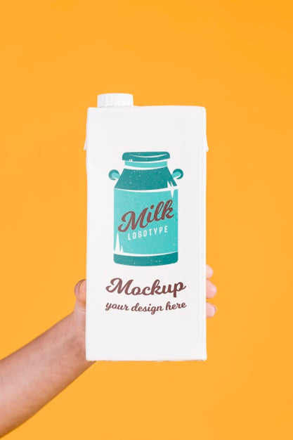 Free Paper Bottle Concept Mock-Up Psd