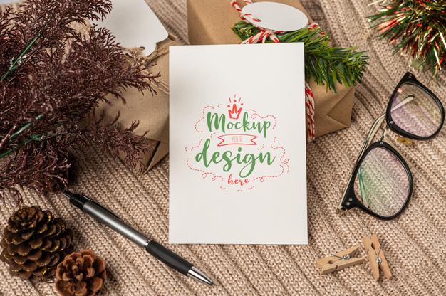 Free Paper Greeting Card Psd Mockup Psd