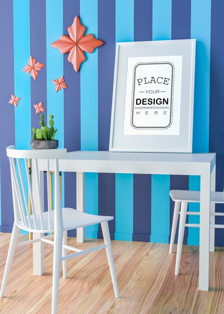 Free Poster Frame In Living Room Mockup Psd