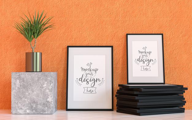 Free Poster Frame In Living Room Mockup Psd