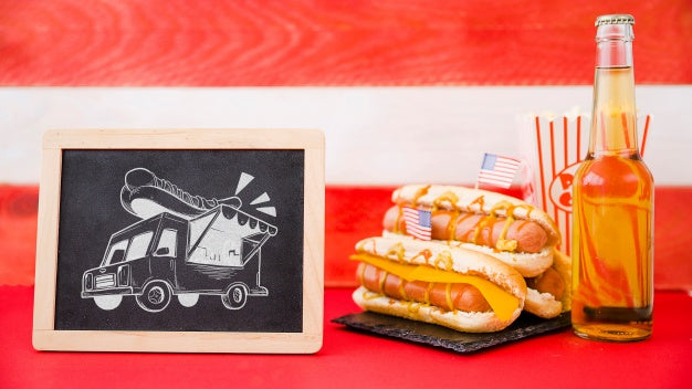 Free Slate Board Mockup With Hot Dog Psd