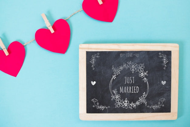 Free Slate Mockup For Valentine Psd