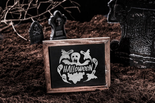 Free Slate Mockup With Halloween Concept Psd