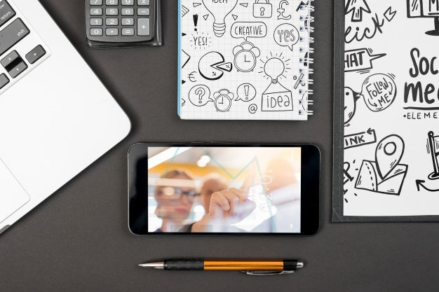 Free Smartphone Mockup On Workspace Psd