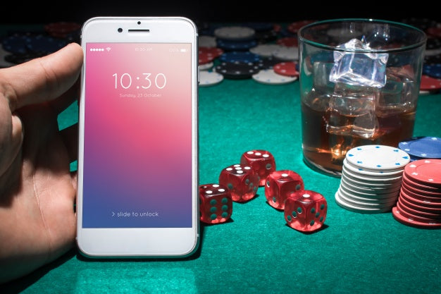 Free Smartphone Mockup With Casino Concept Psd