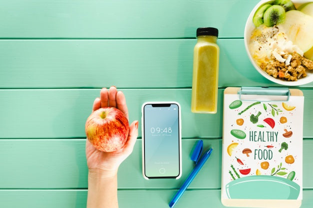 Free Smartphone Mockup With Healthy Food Psd