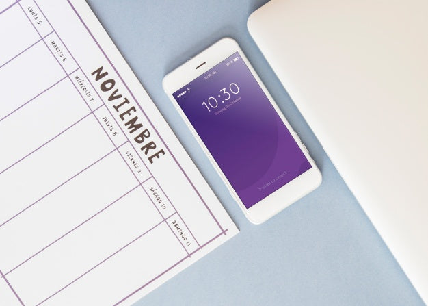 Free Smartphone Mockup With Office Elements Psd